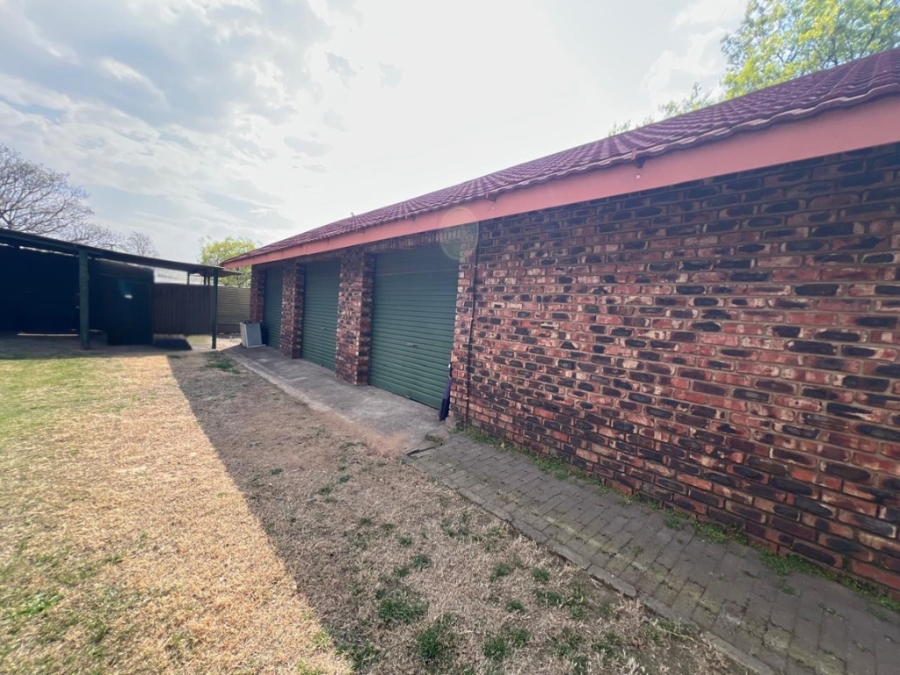 4 Bedroom Property for Sale in Wonderwater Free State